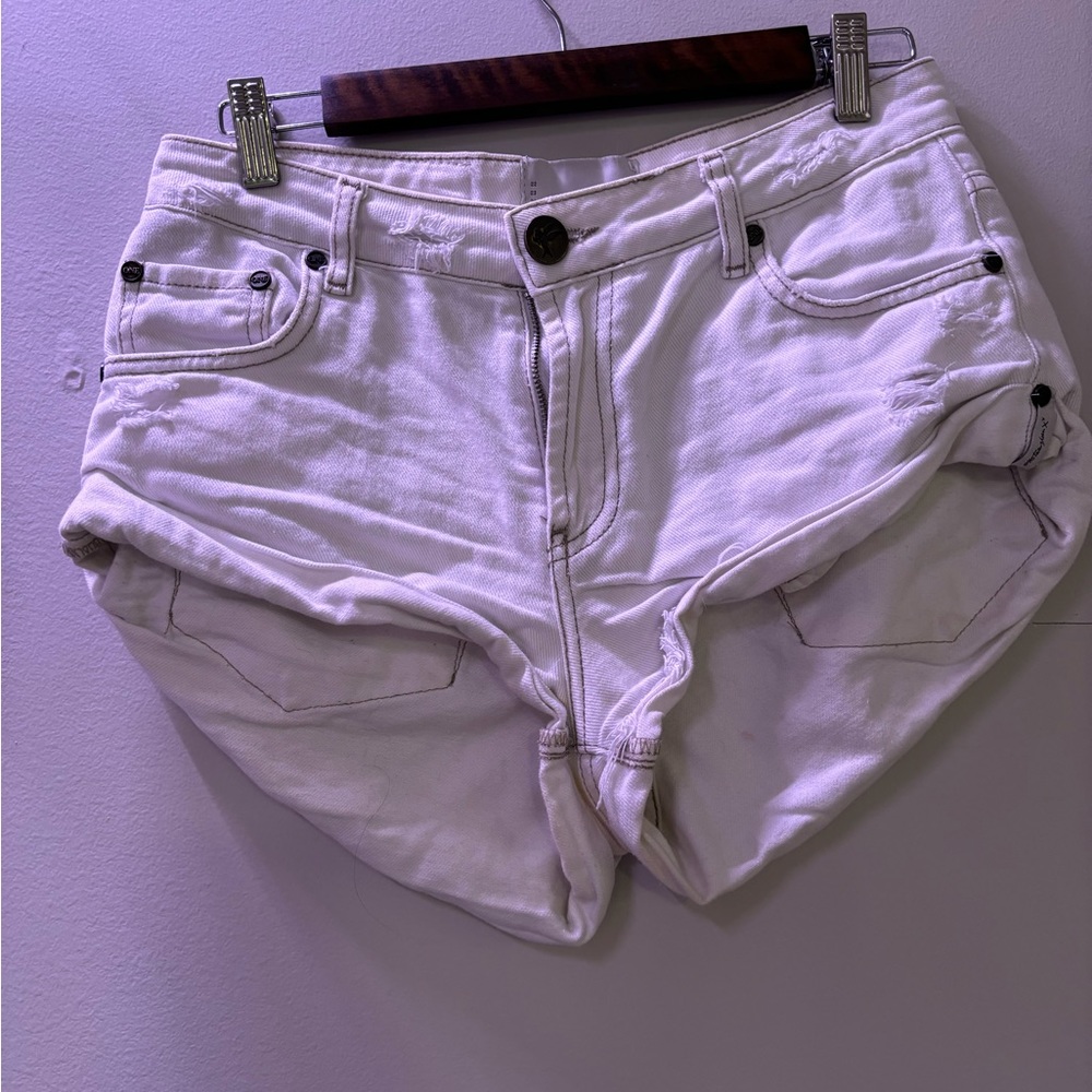 White beauty bandits